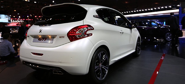 12peugeot_208gti3.jpg
