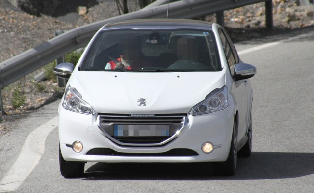 12peugeot_208gtitest2.jpg 12peugeot_208gtitest2.jpg