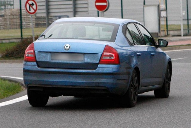 12skoda_octavia2.jpg