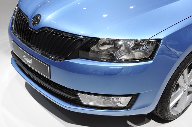 12skoda_rapid11.jpg