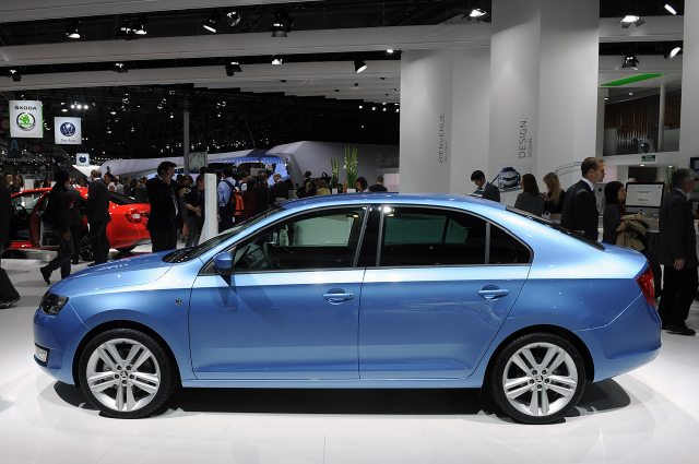 12skoda_rapid9.jpg