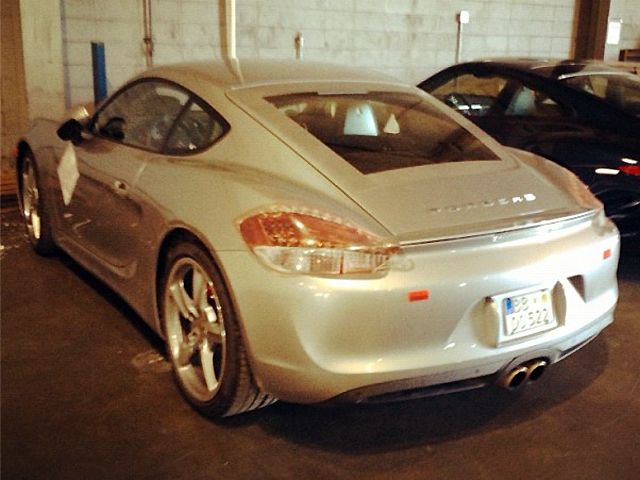 12porsche_caymans2.jpg