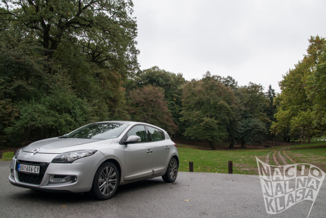 12renault_megane7.jpg