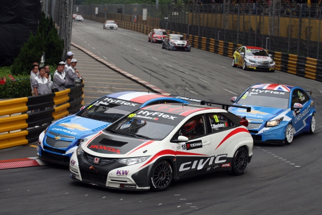 12wtcc_monteiro_race.jpg