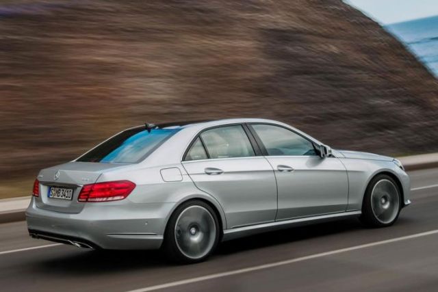 12mercedes_eklasa1.jpg
