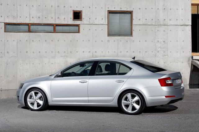 12skoda_octavia9.jpg