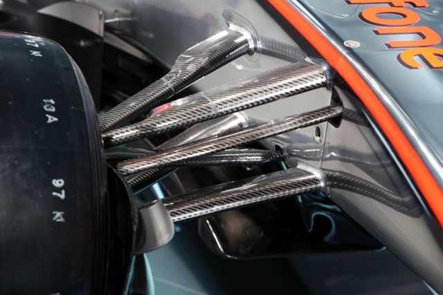 13f1_mclaren_pres0.jpg