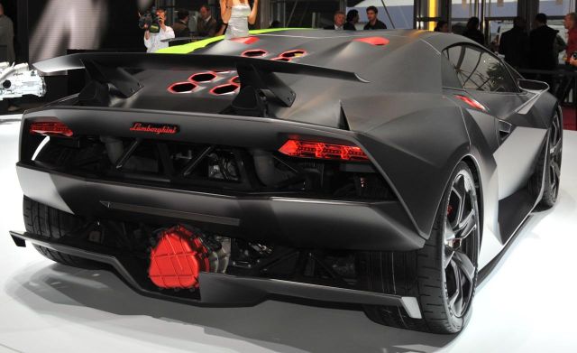 13lamborghini_sestoelemento2.jpg