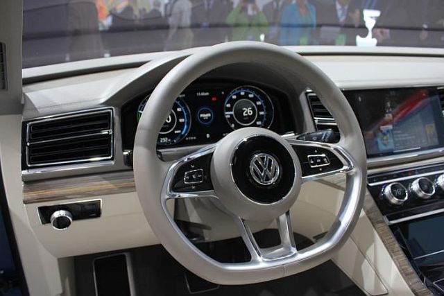 13volkswagen_crossblue2.jpg