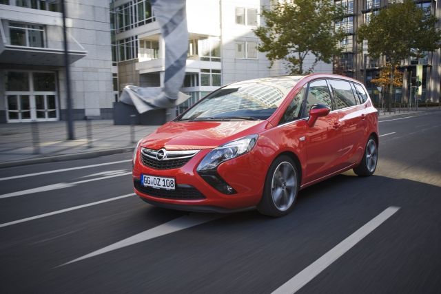 13opel_zafira1.jpg