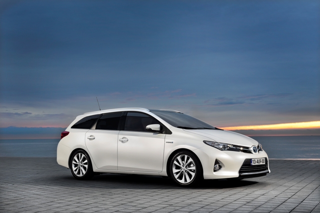 auris_touring_sports.jpg