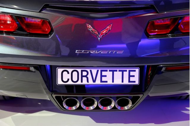 13chevrolet_corvettezeneva3.jpg