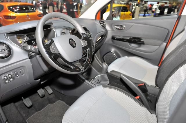 13renault_capturzeneva3.jpg