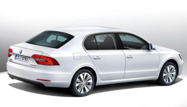 13skoda_superb1.jpg