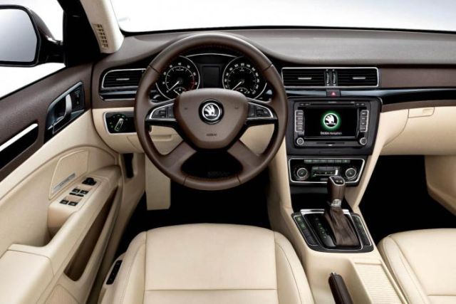 13skoda_superb3.jpg