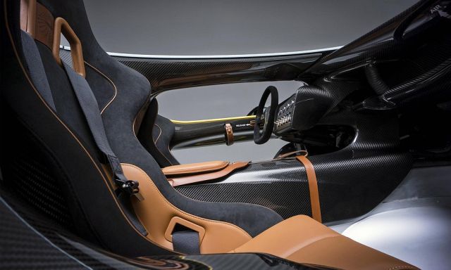 13astonmartin_cc1004.jpg
