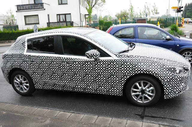 13mazda_3spy2.jpg