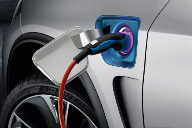 13bmw_x5edrive3.jpg