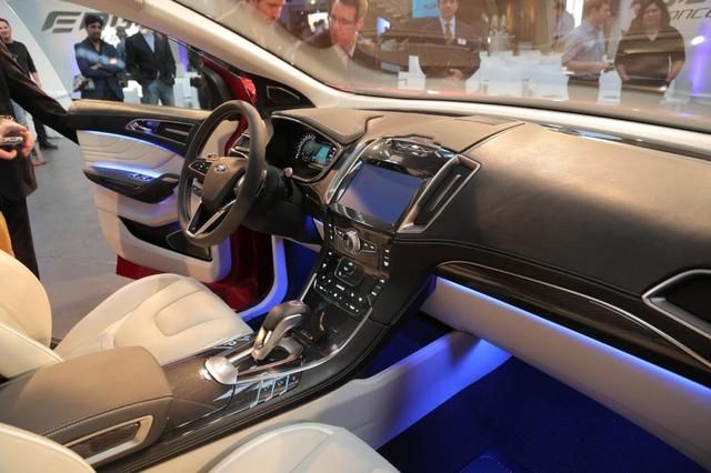 13ford_edgekoncept4.jpg