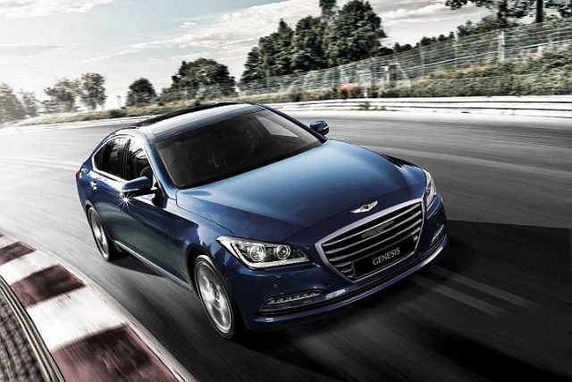 13hyundai_genesis3.jpg