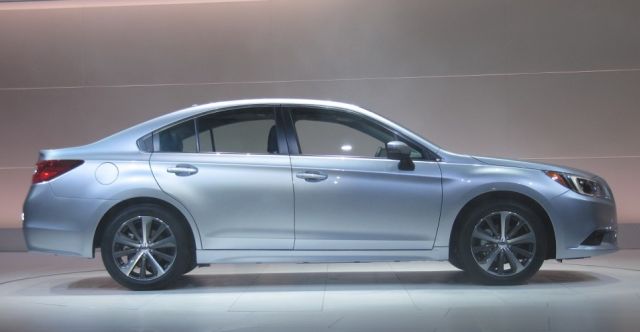 14subaru legacy3