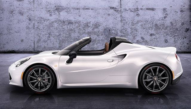 14alfaromeo 4cspider2