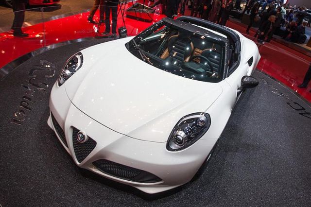 14alfaromeo_4cspider4