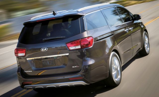14kia sedona1