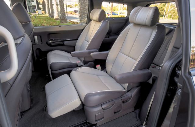 14kia sedona4