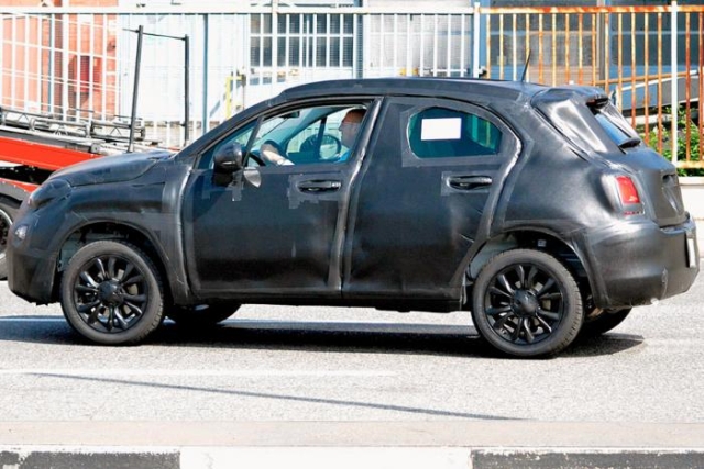 14fiat 500xspy1