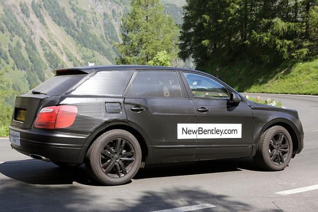 14bentley suvspy2