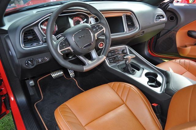 14dodge challengerhellcat1