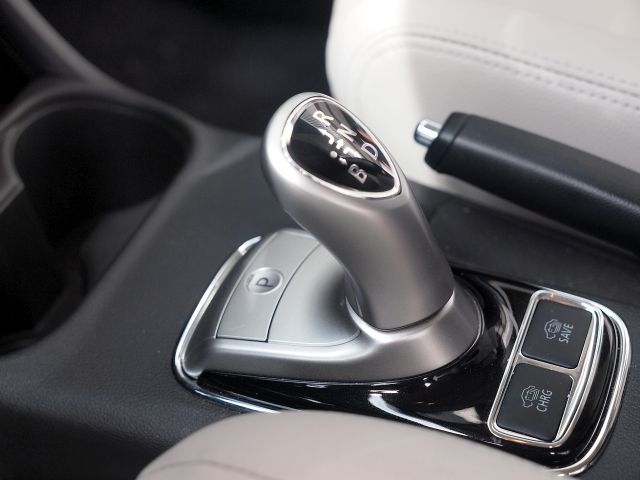 14mitsubishi outlanderphev3