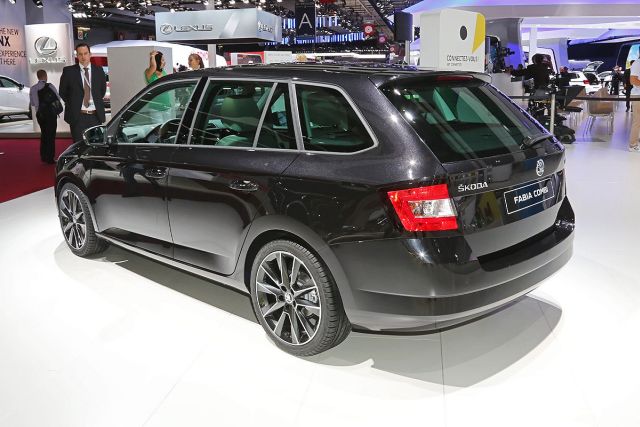 14skoda fabiaparis4
