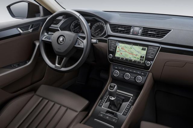 15skoda superb3