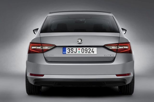 15skoda superb4