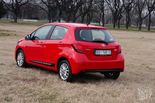 yaris2