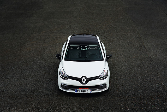 15renault_clio_trophy0