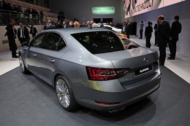 15skoda superb5