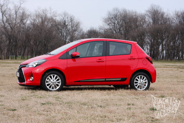 yaris15 08
