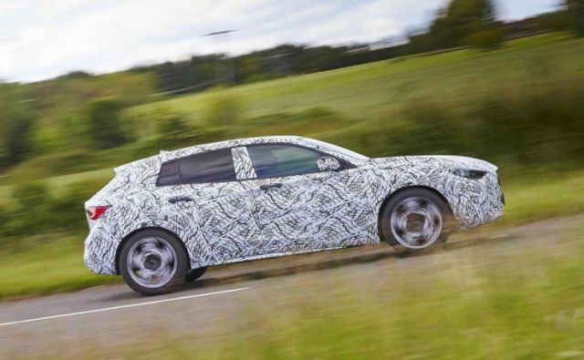 Infiniti predstavlja hečbek Q30 u septembru