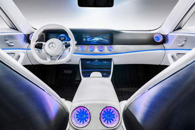 15mercedes iaakoncept4