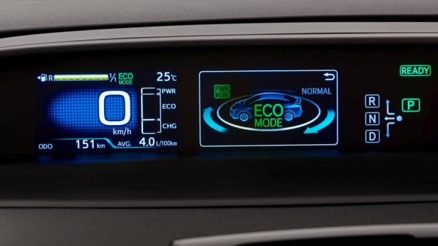 15toyota prius10