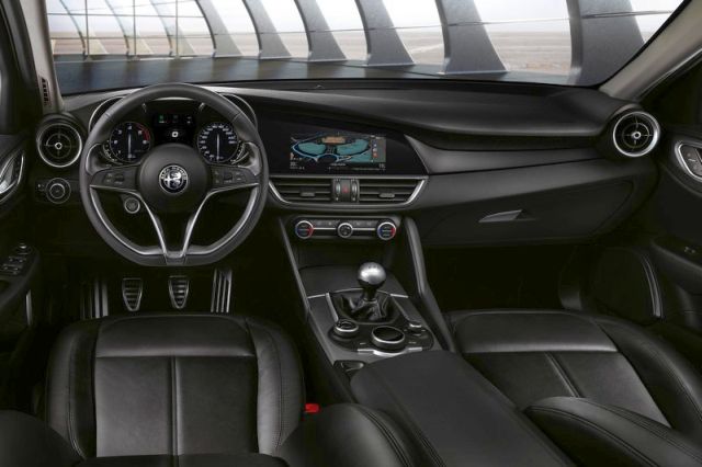 16alfaromeo giulia3