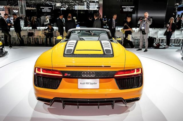 16audi r8spyder3