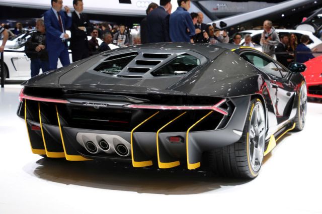 16lamborghini centenario2