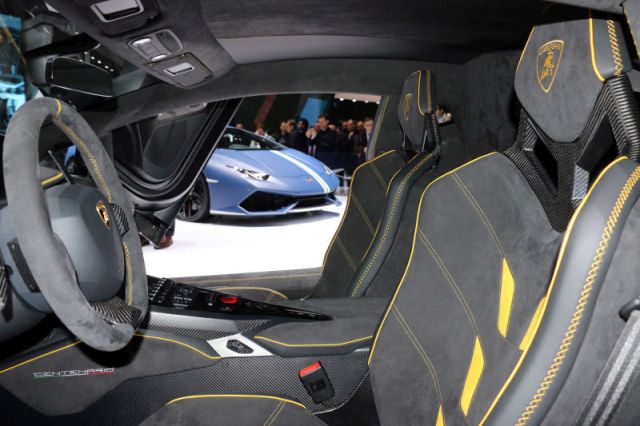 16lamborghini centenario3