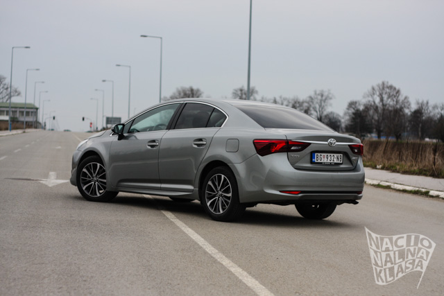 Prvi utisci: Toyota Avensis 1.6D