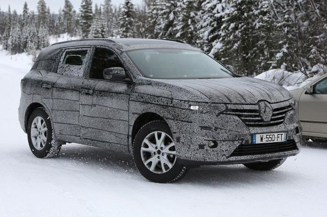 16renault novisuv0