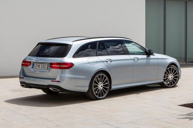 16mercedes ekaravan1